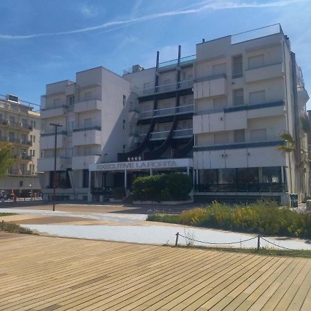 Hotel Executive La Fiorita Rimini Ngoại thất bức ảnh